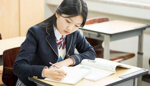 海英博士：中学生厌学怎么办？