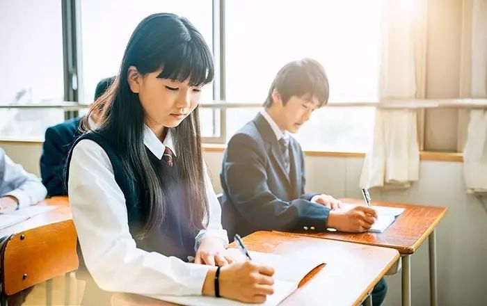 海英博士：中学生厌学的原因与应对